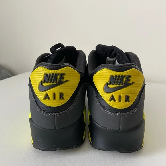 Nike Air Max 90 essential dark gray volt men’s sneakers — size 11.5 - Picture 3 of 7
